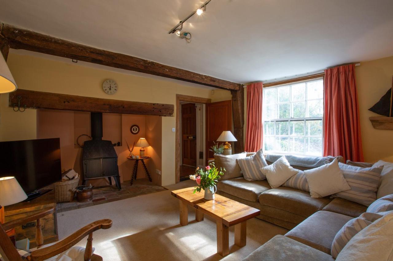 Pounce Hall -Stunning Historic Home In Rural Essex 萨弗伦沃尔登 外观 照片