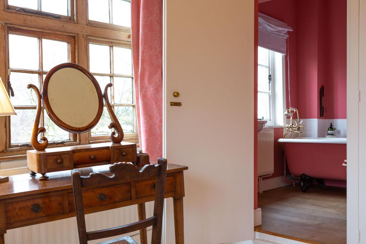Pounce Hall -Stunning Historic Home In Rural Essex 萨弗伦沃尔登 外观 照片