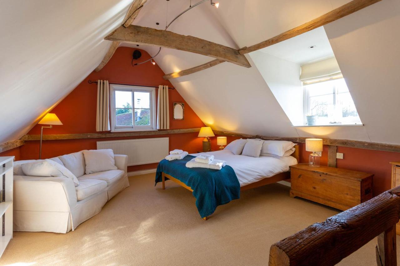 Pounce Hall -Stunning Historic Home In Rural Essex 萨弗伦沃尔登 外观 照片